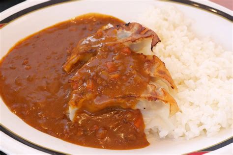 札幌で餃子と言えばみよしの、ギョウザカレーも人気のみよしので北海道ご当地カレーの本気を出したホッキカレー期間限定店舗限定販売おいしい