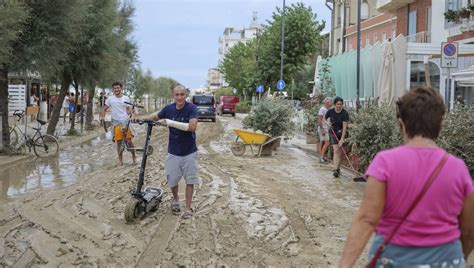 Alluvione Marche Ecco Come Donare Con Specchio D Italia La Repubblica