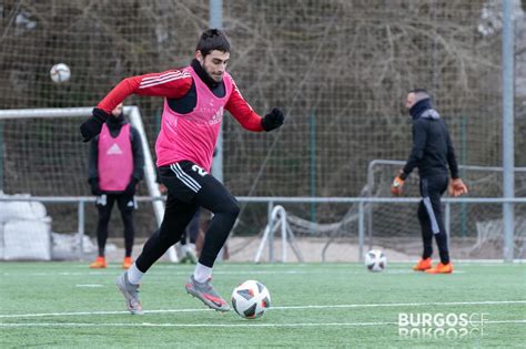 Sergio Esteban Apura Su Recuperaci N Para Ser Uno M S En El Burgos Cf