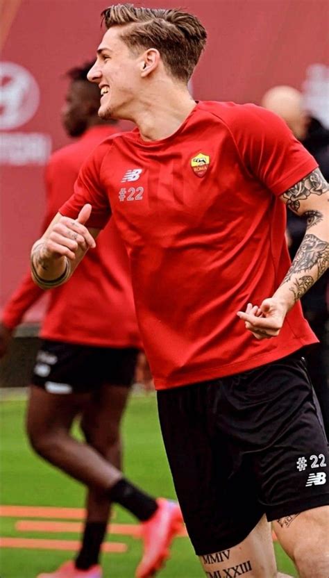 Pin Di Alice Su Nicolo Zaniolo Foto Di Calcio Calcio Sport