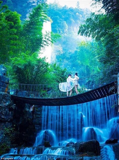 Đám cưới nude ở Trung Quốc gây sốc