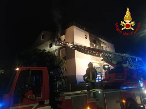 A Fuoco Appartamento Alla Scopaia Palazzo Evacuato Livorno