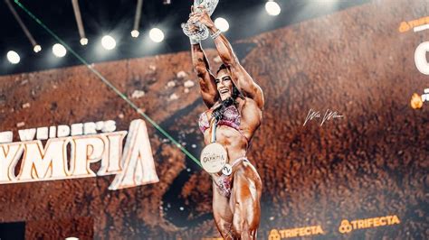 Natalia Abraham Coelho Wins The 2022 Women S Physique Olympia Crown