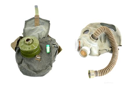 Russian Cold War Pmg Gas Mask With Filter And Bag V