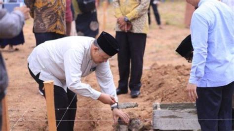 Wali Kota Solok Zul Elfian Letakkan Batu Pertama Pembangunan Masjid