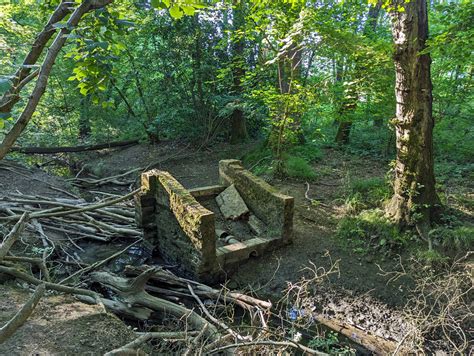 Ruin Of Pond Spillway North Of Worth Way Robin Webster Cc By Sa 2 0