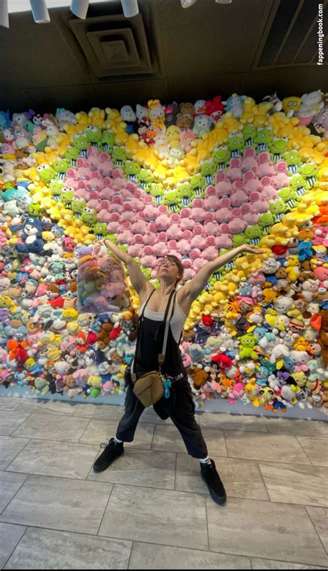 Leanbeefpatty Nude OnlyFans Leaks Fappening Page FappeningBook