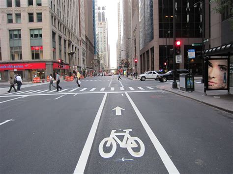 Things to know about riding in Chicago's bike lanes