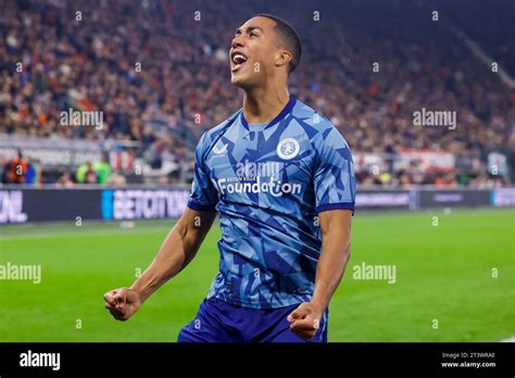 Alkmaar Netherlands October 26 Youri Tielemans Aston Villa