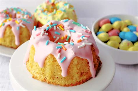 How To Decorate A Bundt Cake For Easter Shelly Lighting