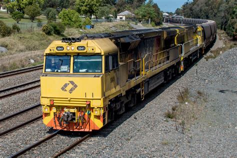 Aurizon 5020 Two Aurizon 5020 Class Locomotives Haul A Lin Flickr