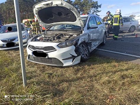 Wypadek na drodze krajowej nr 10 pod Bydgoszczą Jedna osoba w szpitalu