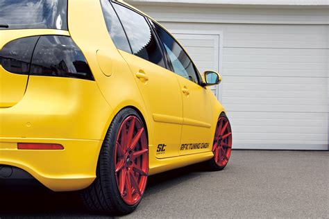 RFK Volkswagen Golf Mk 5 in Pure Gold?