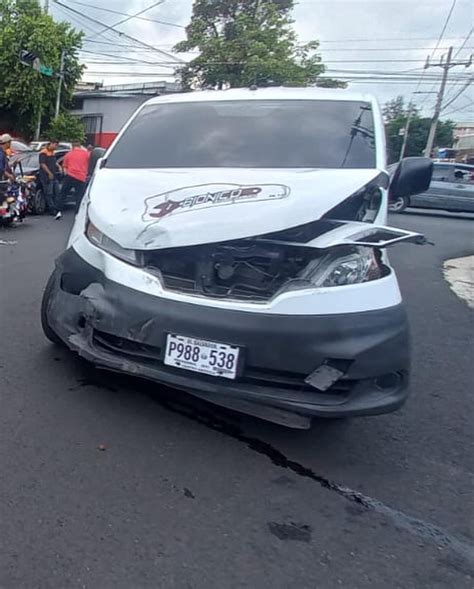 Conductor Se Pasa Un Sem Foro En Rojo Y Ocasiona M Ltiple Accidente