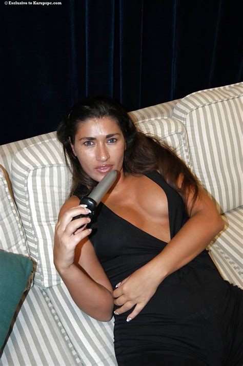 Tight Amateur Latina Milf XXX Dessert Picture 1