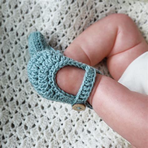 Crochet Baby Shoes - Adorecrea.com