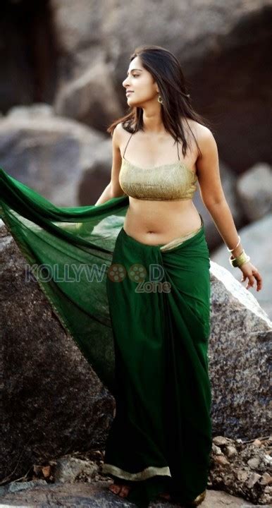 Actress Anushka Shetty Hot Navel Photos 05 20103 Kollywood Zone