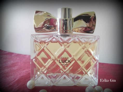 Nada de Conto de Fadas: Resenha: Perfume Luck