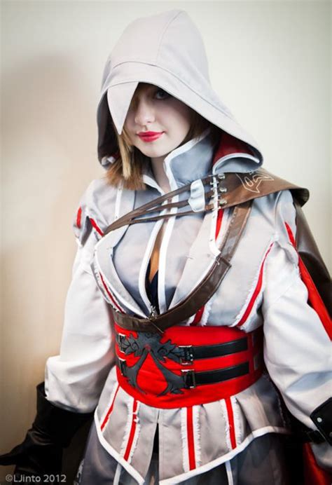 Female Ezio Auditore Da Firenze Assassins Creed Cosplay [pic