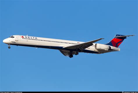 N Dn Delta Air Lines Mcdonnell Douglas Md Photo By Severin