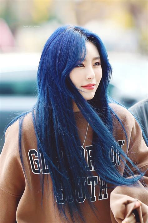 Mamamoo S Wheein Is Breathtaking With Her New Blue Hair Koreaboo