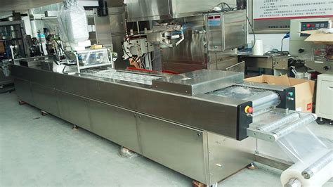 Automatic Thermoforming Vacuum Food Packing Machine Continuous Stretch