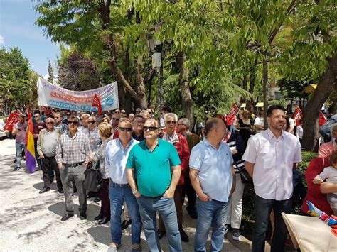 Puertollano Ugt Y Ccoo Celebran El Adi S A Las Cadenas Tras El A