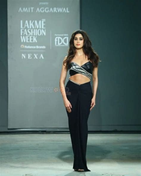 Sexy Janhvi Kapoor At Lakme Fashion Week Rampwalk Photos 04 245140 Kollywood Zone