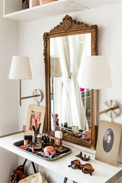 7 Inspiring Examples Of Makeup Dressing Tables For Small Spaces – Live ...