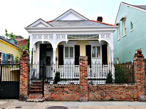 Bourbon Street Homes In French Quarter Of New Orleans New Orleans