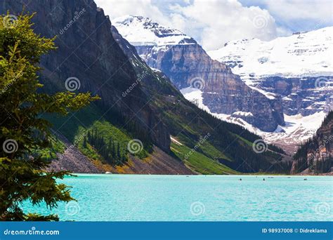 Lake Louise No Parque Nacional De Banff Alberta Canadá Foto de Stock