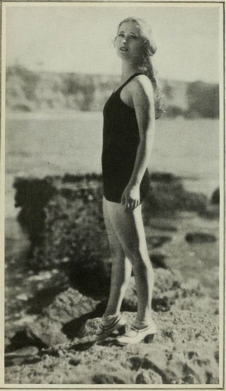 Hot Sexy Dolores Costello Bikini Pics