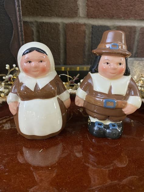 Thanksgiving Pilgrim Salt And Pepper Shakers 2002 Publix Supermarkets