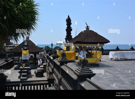 Hindu temple, near Tanah Lot, Tabanan, Bali, Indonesia, Asia Stock ...