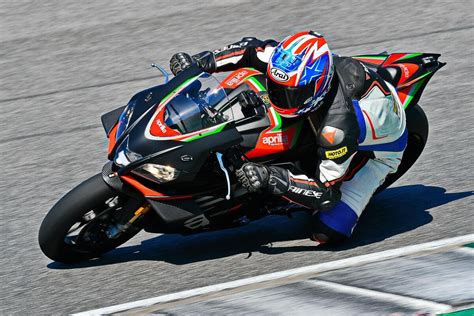 Prova Aprilia RSV4 Factory 2020 Evoluzione Continua Prove Moto It