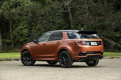 Land Rover Discovery Sport P R Dynamic Se Vs Mercedes Benz Glb