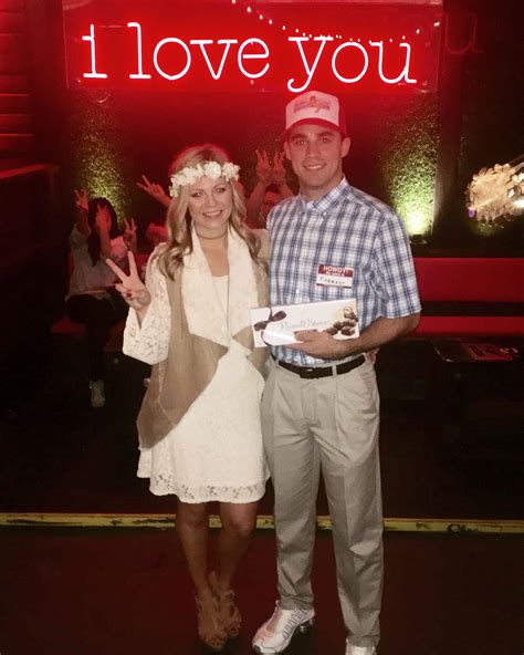 Diy Forrest Gump And Jenny Costume Forrest Gump Halloween Costume Halloween Costumes Jenny Love