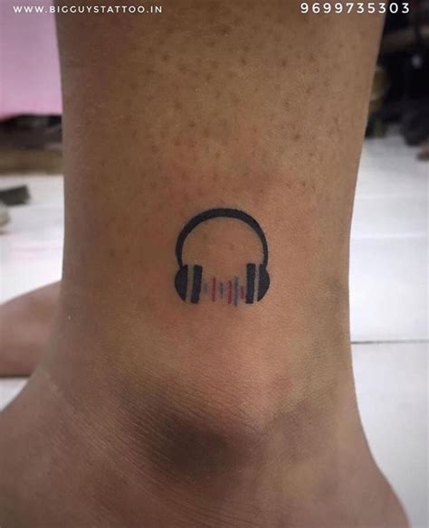 Pin By Rober Gomez On Tatuajes Minimalistas Headphones Tattoo