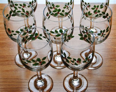 Vintage Set Of 8 Holly Wine Glasses Holiday Stemware Holiday Etsy