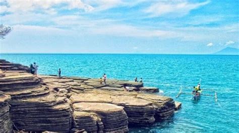 Keren Pantai Di Lampung Ini Suguhkan Panorama Unik Batu Berlapis