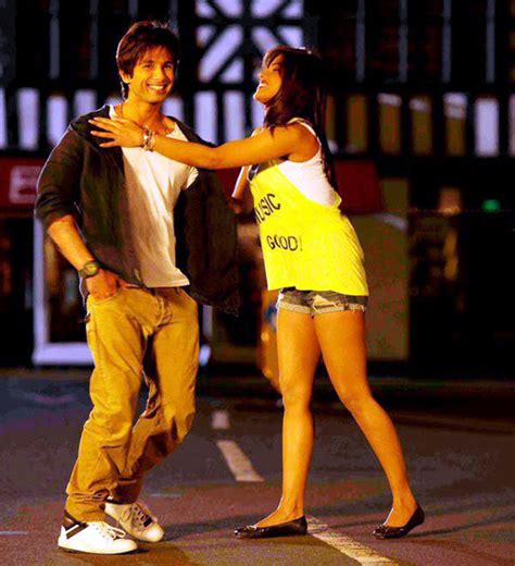 Shahid Kapoor Priyanka Chopra Teri Meri Kahaani Movie Photo : teri meri ...