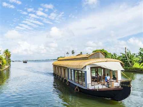 Sail through Paradise: Alleppey Houseboat packages