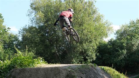 Mountainbike Fahrtechniken MTB Tricks Binbiken De