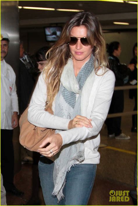 Gisele Bundchen Topless For French Vogue Photo 2662361 Bikini Gisele Bundchen Magazine