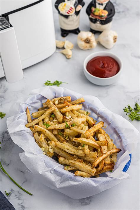 How To Make Crispy Air Fryer Garlic Fries