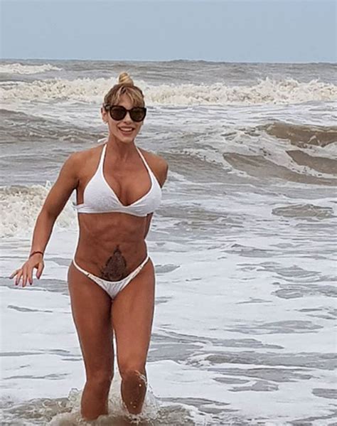 M Nica Farro En Bikini Luci Sus Incre Bles Abdominales Infobae