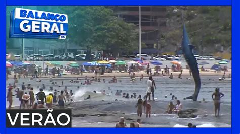 Marla Bermudes Invade Praia Em Guarapari A Miss O De Fazer Uma