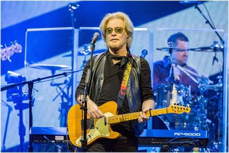 Daryl Hall Net Worth, Personal Life, Assets and Wife - OtakuKart
