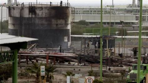 Controlan Incendio En Refiner A De Pemex La Silla Rota