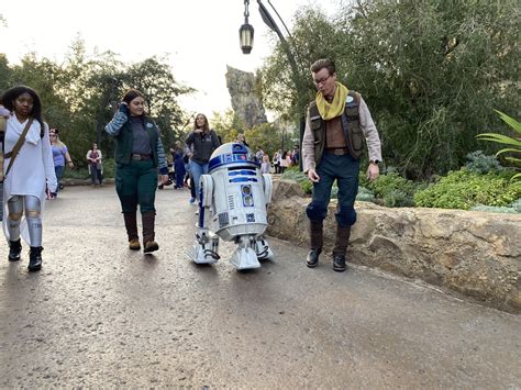 Photos Video R2 D2 Roaming Droid Now Testing At Star Wars Galaxys